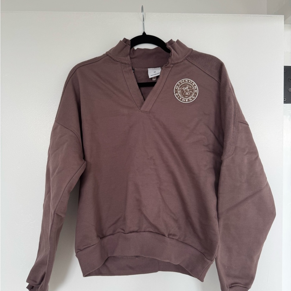 Gym shark crew neck